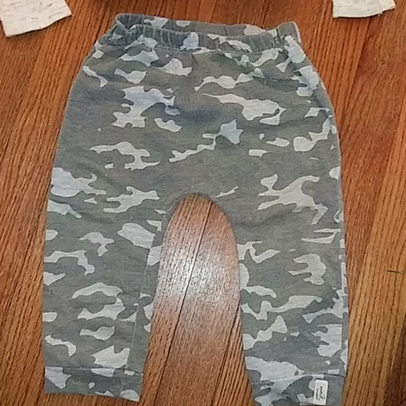 Comfy Cat & Jack Sweats Set w/ Camouflage pants! - Picture 3 of 6
